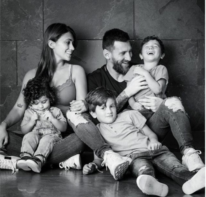 Beautiful family photos of Lionel Messi, his wife and their three sons - Expressive Info