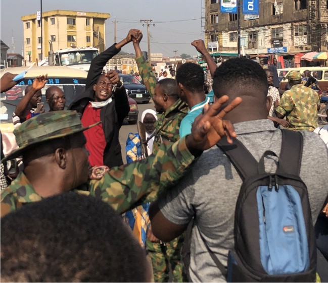 Soldiers join EndSARS protest in Ibandan
